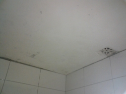 установка натяжного потолка в ванной - 1